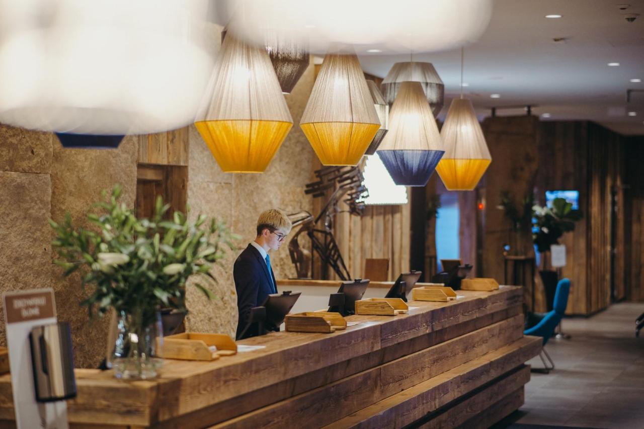 Platinum Mountain Hotel&Spa شكلارسكا بوريبا المظهر الخارجي الصورة Reception desk at the hotel